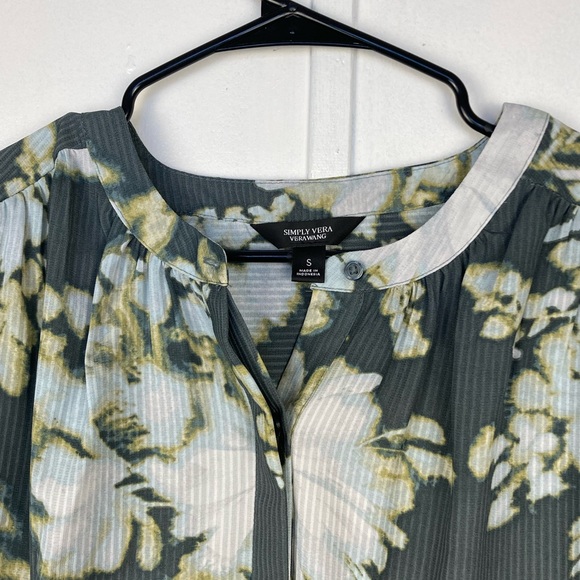 Simply Vera Blouse. - Picture 3 of 4